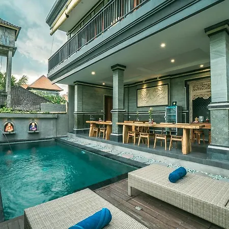 Three Dewi'S Guest House